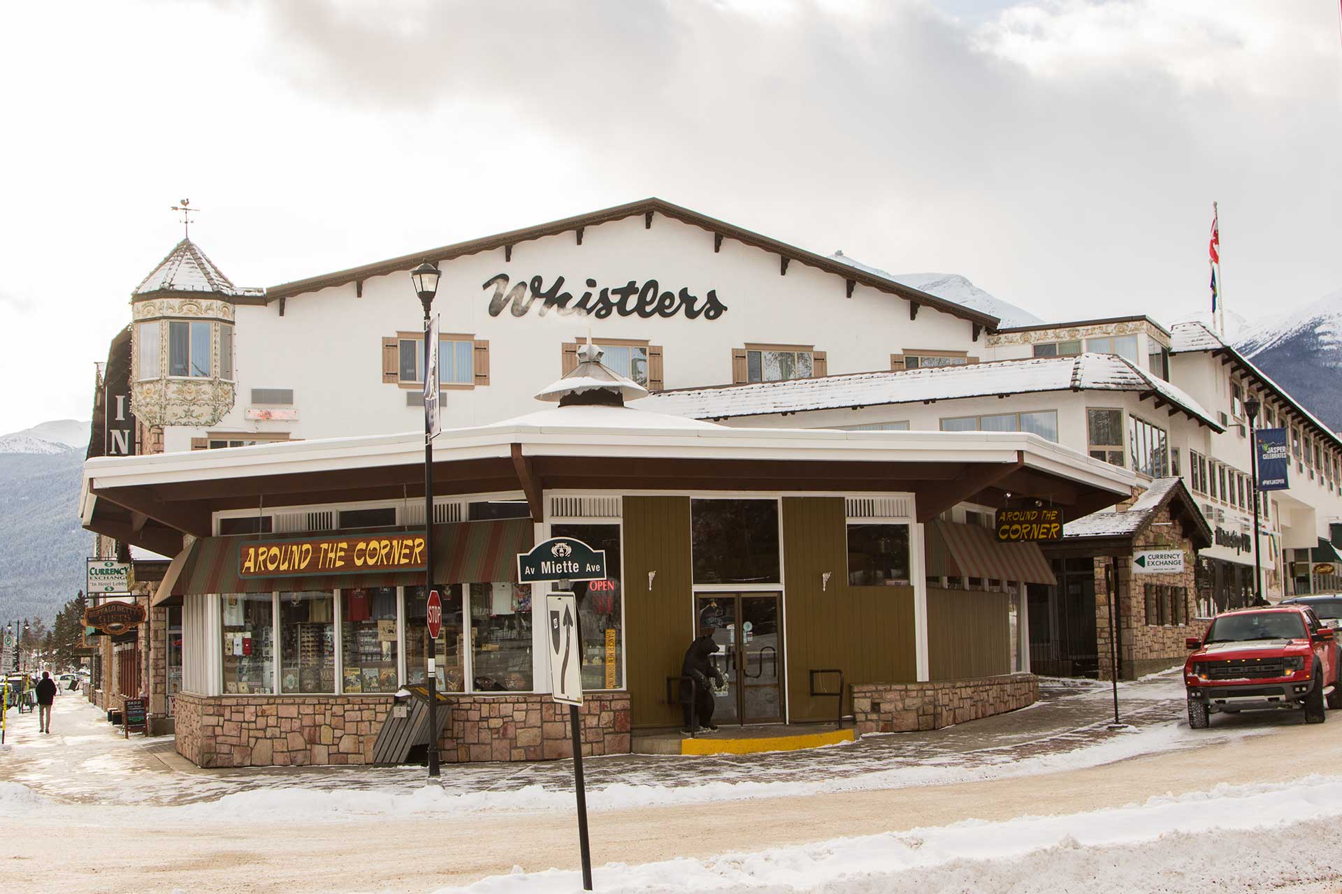 Accommodations | Explore Jasper National Park Alberta Canada