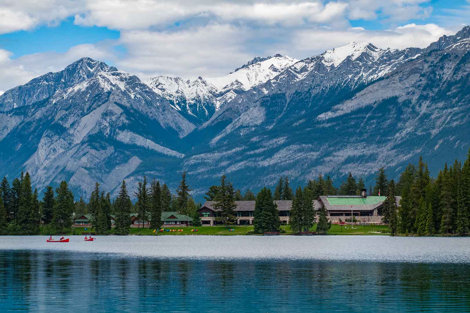 Lac Beauvert | Explore Jasper National Park Alberta Canada